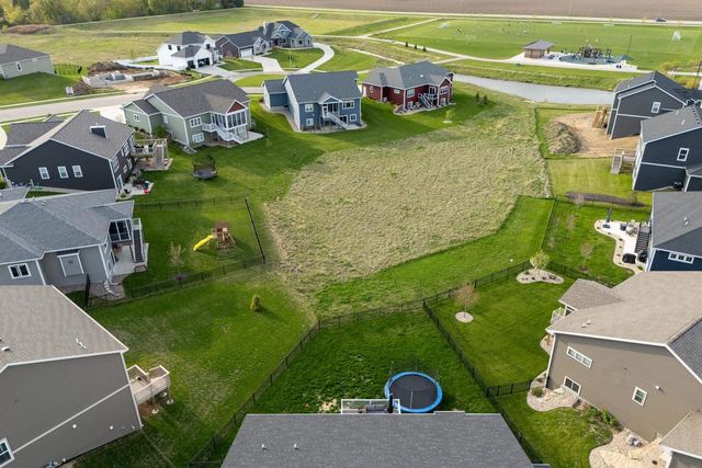 409 Peterson Trail, Oregon, WI 53575