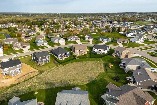 409 Peterson Trail, Oregon, WI 53575