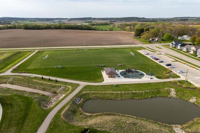 409 Peterson Trail, Oregon, WI 53575