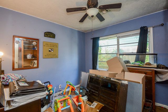 315 Greenwood Drive, Hitchcock, TX 77563