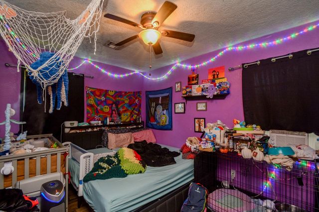 315 Greenwood Drive, Hitchcock, TX 77563