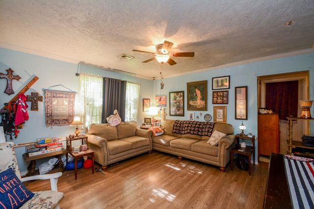 315 Greenwood Drive, Hitchcock, TX 77563