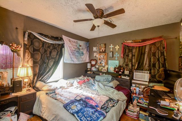 315 Greenwood Drive, Hitchcock, TX 77563