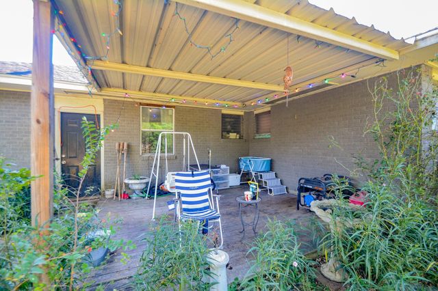 315 Greenwood Drive, Hitchcock, TX 77563