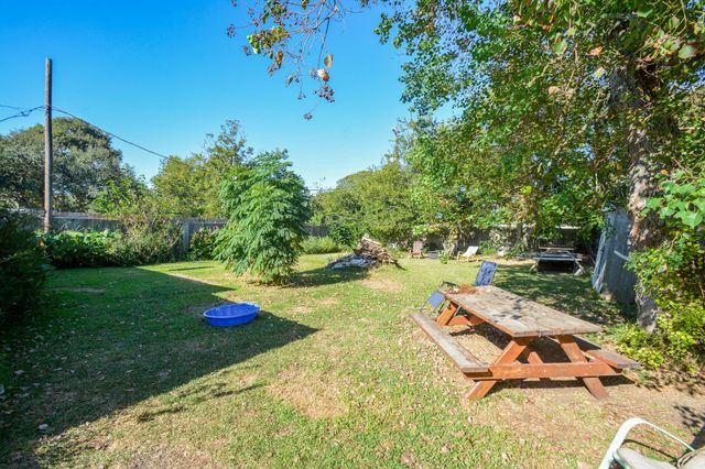 315 Greenwood Drive, Hitchcock, TX 77563