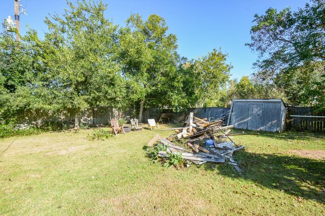 315 Greenwood Drive, Hitchcock, TX 77563