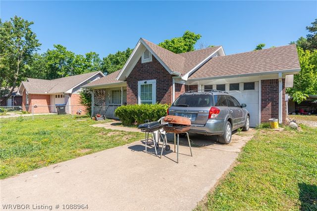 326 London Street, Alma, AR 72921
