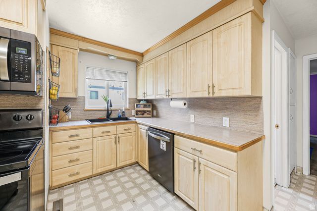 1025 N 1500 W, Salt Lake City, UT 84116