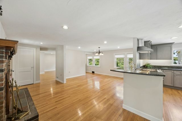 18 Proctor Road, Chelmsford, MA 01824