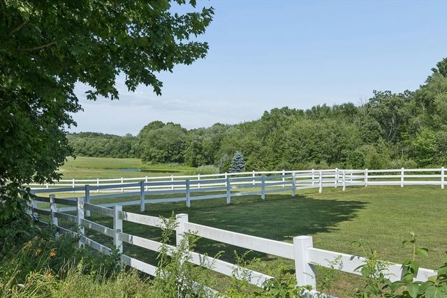 18 Proctor Road, Chelmsford, MA 01824