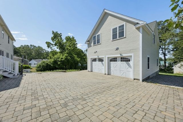 18 Proctor Road, Chelmsford, MA 01824