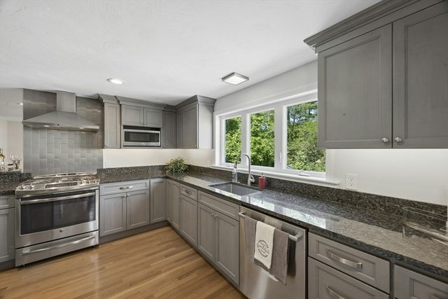 18 Proctor Road, Chelmsford, MA 01824