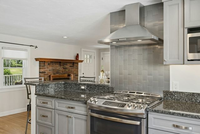 18 Proctor Road, Chelmsford, MA 01824