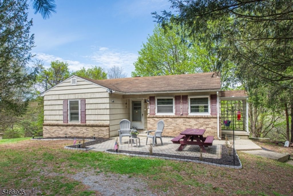 211 Clove Rd, Montague Twp., NJ 07827 — exterior