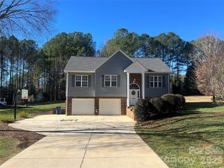 5247 Whitewater Drive, Hickory, NC 28601