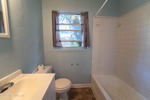 1387 GRIFLET Road, Jacksonville, FL 32211