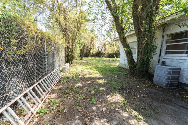 1387 GRIFLET Road, Jacksonville, FL 32211