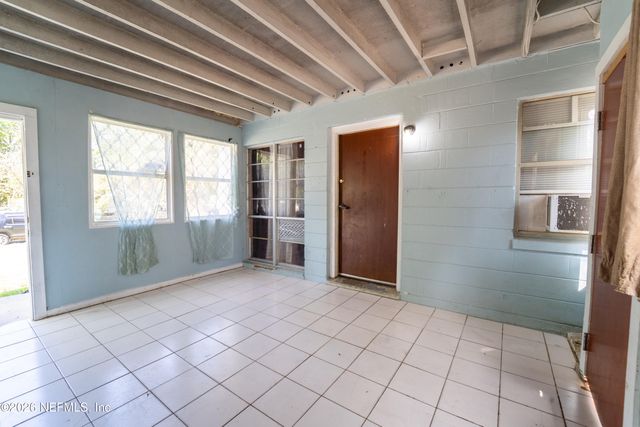 1387 GRIFLET Road, Jacksonville, FL 32211