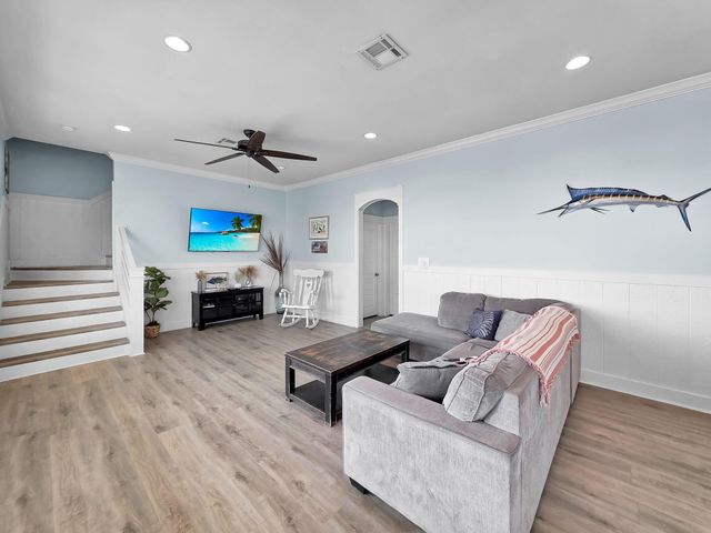 816 S Crystal Beach Road, Crystal Beach, TX 77650