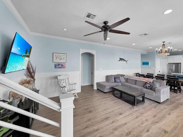 816 S Crystal Beach Road, Crystal Beach, TX 77650