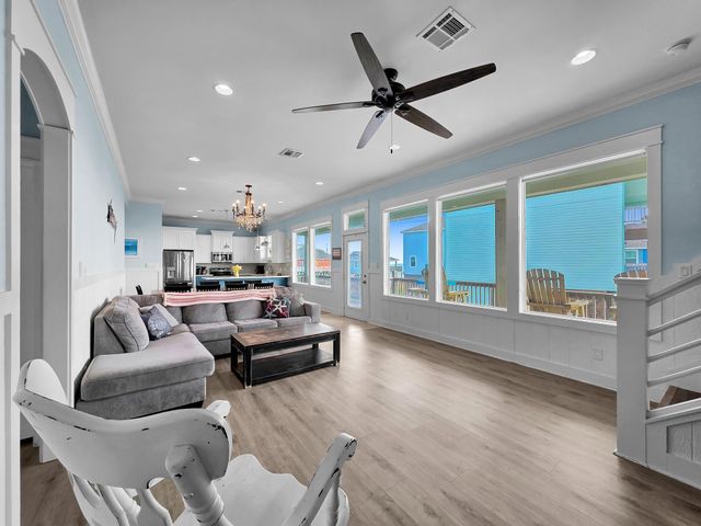 816 S Crystal Beach Road, Crystal Beach, TX 77650