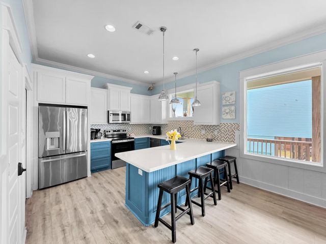 816 S Crystal Beach Road, Crystal Beach, TX 77650