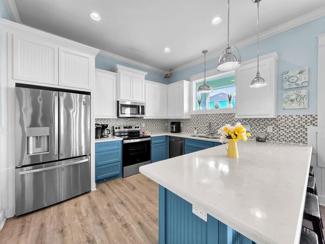 816 S Crystal Beach Road, Crystal Beach, TX 77650