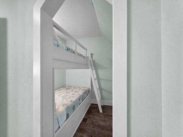 816 S Crystal Beach Road, Crystal Beach, TX 77650