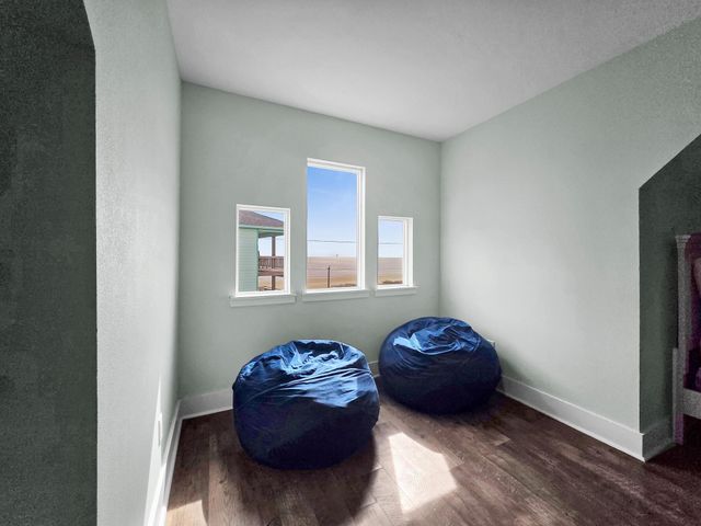 816 S Crystal Beach Road, Crystal Beach, TX 77650