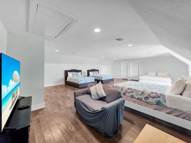 816 S Crystal Beach Road, Crystal Beach, TX 77650