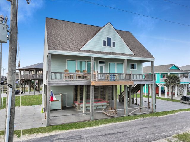 816 S Crystal Beach Road, Crystal Beach, TX 77650