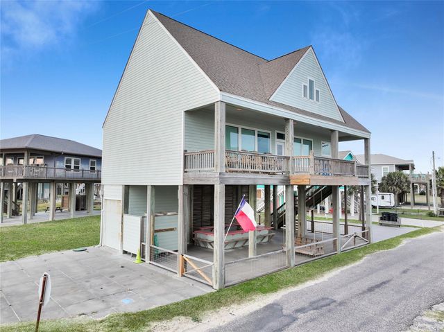 816 S Crystal Beach Road, Crystal Beach, TX 77650