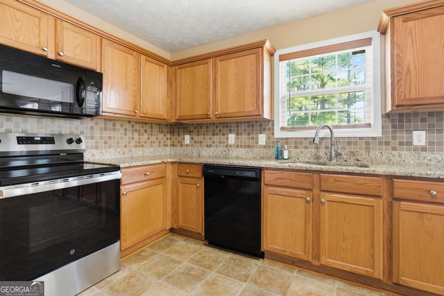 1174 Folkstone Drive, Mcdonough, GA 30253