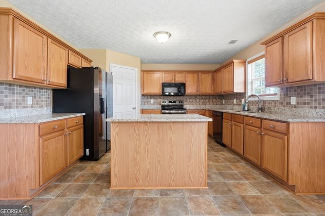 1174 Folkstone Drive, Mcdonough, GA 30253