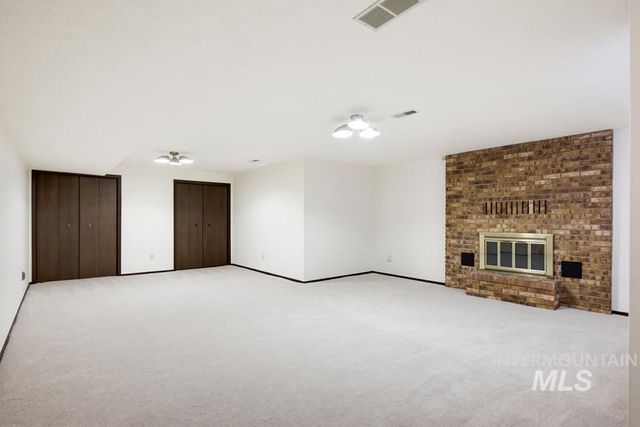 2165 E Springwood Dr, Meridian, ID 83642