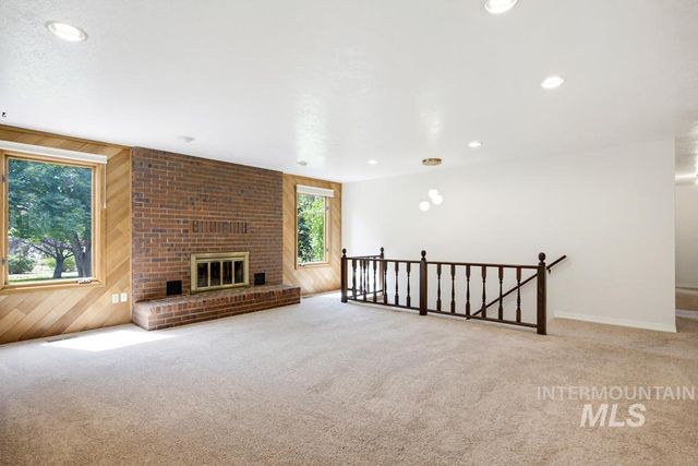 2165 E Springwood Dr, Meridian, ID 83642