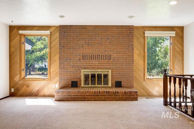 2165 E Springwood Dr, Meridian, ID 83642