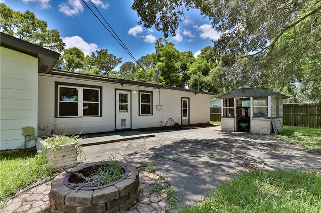 1202 Mac Drive, Sweeny, TX 77480