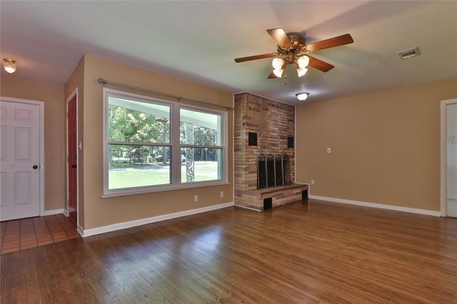 1202 Mac Drive, Sweeny, TX 77480