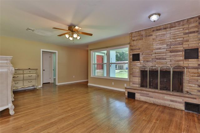 1202 Mac Drive, Sweeny, TX 77480
