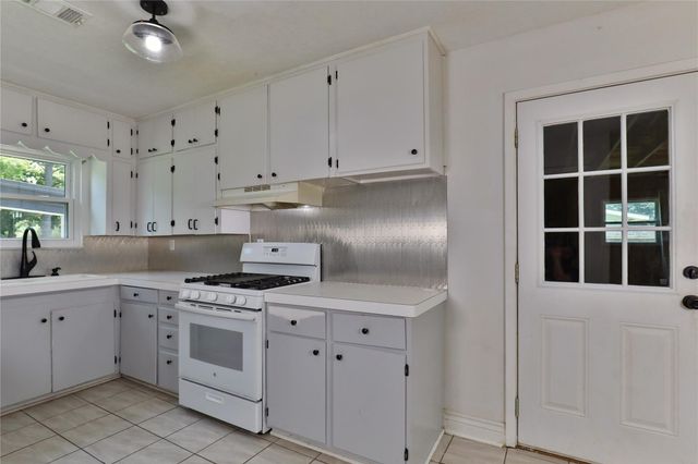 1202 Mac Drive, Sweeny, TX 77480