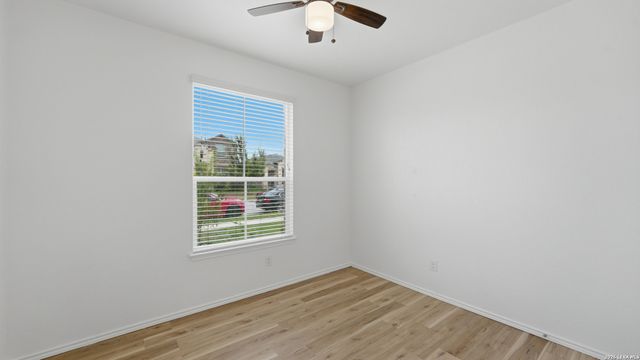 125 FLATLAND TRL, San Marcos, TX 78666