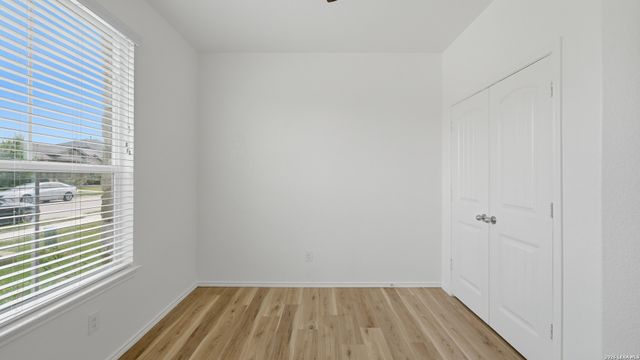 125 FLATLAND TRL, San Marcos, TX 78666