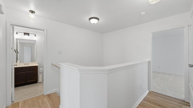 125 FLATLAND TRL, San Marcos, TX 78666