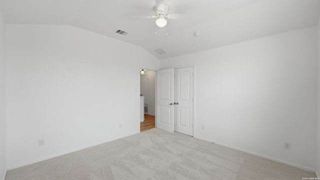 125 FLATLAND TRL, San Marcos, TX 78666