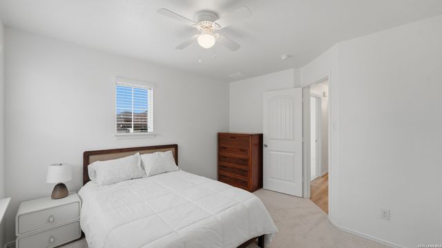 125 FLATLAND TRL, San Marcos, TX 78666