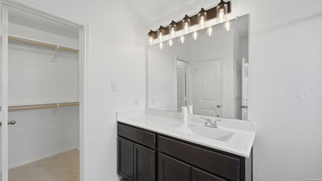 125 FLATLAND TRL, San Marcos, TX 78666