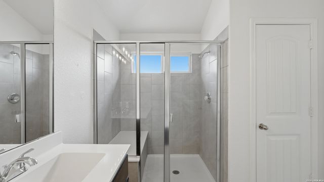125 FLATLAND TRL, San Marcos, TX 78666