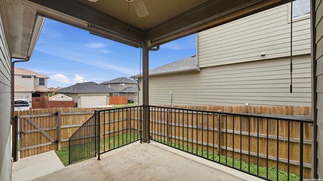 125 FLATLAND TRL, San Marcos, TX 78666