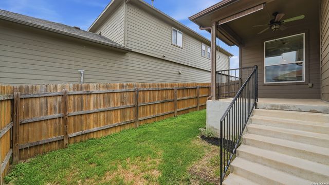 125 FLATLAND TRL, San Marcos, TX 78666